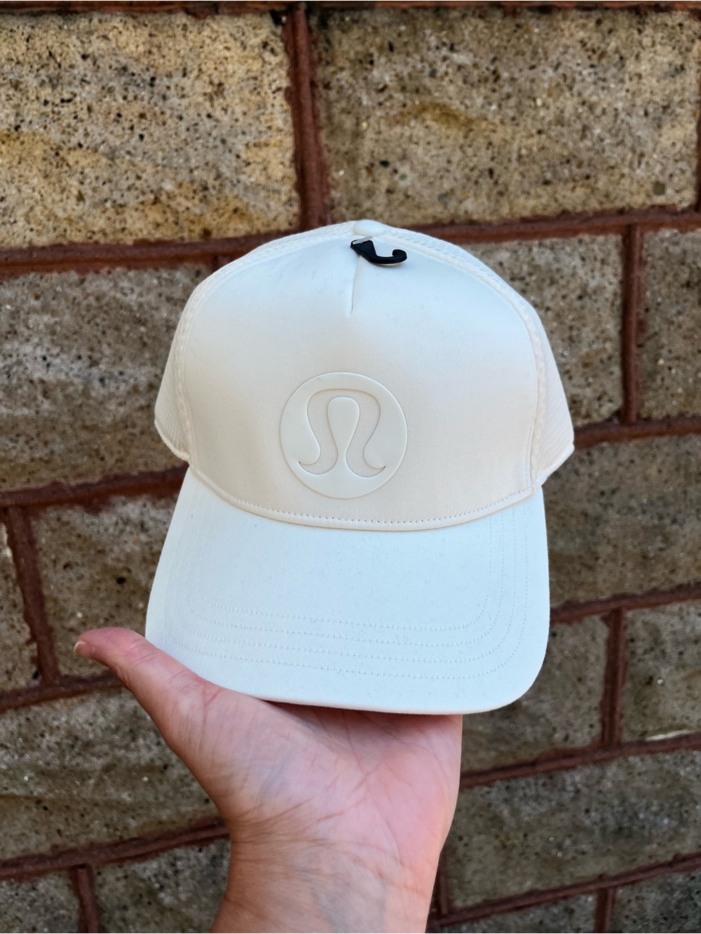 NWT Lululemon athletica Men's Cream trucker hat